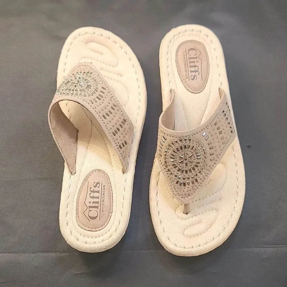BRAND NEW CLIFFS BY WHITE MOUNTAIN WOMENS CIENNA DEMI WEDGE THONG THON…